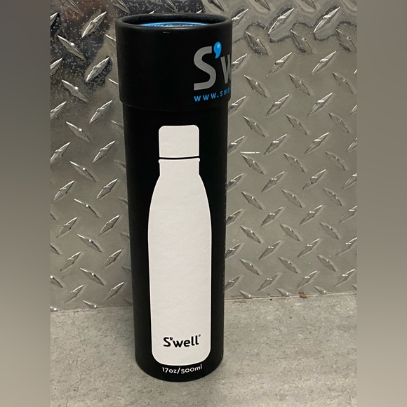 NEW Swell 17 oz Insulated Bottle - Satin Collection: Bikini Pink - Picture 3 of 8